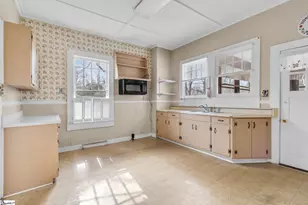 304 Cedar St, Clinton, SC 29325 - Photo 15