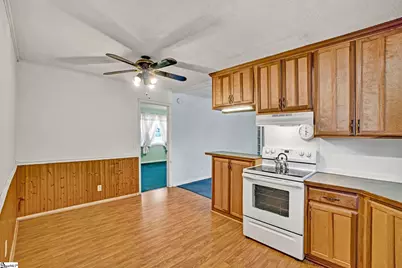 104 Blakely Avenue, Laurens, SC 29360 - Photo 7