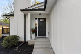 1005 Summit Dr, Greenville, SC 29609 - Photo 5