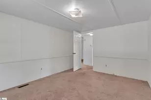 3079 Lakeview Dr, Laurens, SC 29360 - Photo 15