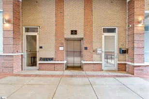 10 E Washington St, Greenville, SC 29601 - Photo 25