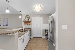 10 E Washington St, Greenville, SC 29601 - Photo 9