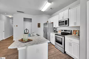 105 Moorlyn Ln, Greer, SC 29650 - Photo 7