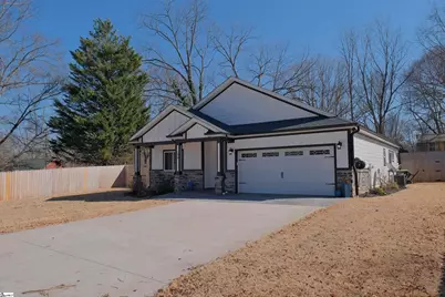 206 E Tucker Street, Landrum, SC 29356 - Photo 1