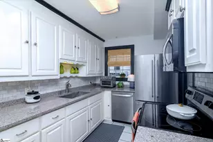 16 Tabor St, Greenville, SC 29609 - Photo 9