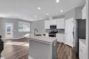 305 E Compass Wy, Easley, SC 29640 - Photo 3