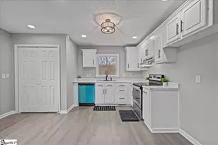 326 Millbank Rd, Wellford, SC 29385 - Photo 5