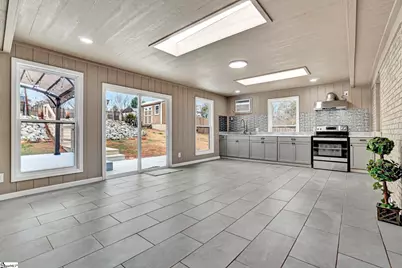 1605 E Durst Avenue, Greenwood, SC 29649 - Photo 21