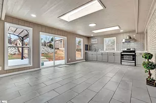 1605 E Durst Ave, Greenwood, SC 29649 - Photo 21