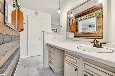 1605 E Durst Avenue, Greenwood, SC 29649 - Photo 19