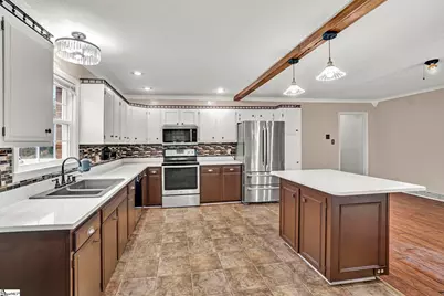 1605 E Durst Avenue, Greenwood, SC 29649 - Photo 11