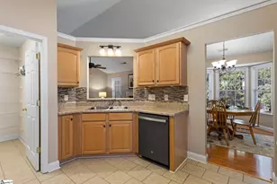 625 Ashley Commons Ct, Greer, SC 29651 - Photo 9