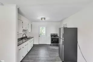 224 S Hampton Dr, Spartanburg, SC 29306 - Photo 9