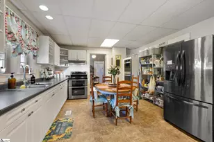 207 W 2nd Ave, Easley, SC 29640 - Photo 15