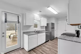 323 Long Grove Ln, Greer, SC 29650 - Photo 3