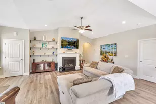 160 Inlet Pointe Dr, Anderson, SC 29625 - Photo 3