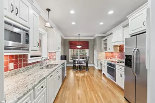 303 Bouchillion Dr, Greenville, SC 29615 - Photo 21