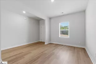 604 Cozy Blf Rd, Spartanburg, SC 29301 - Photo 3