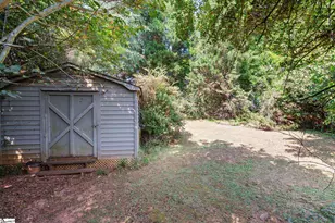 1016 Old Boiling Springs Rd, Greer, SC 29650 - Photo 33