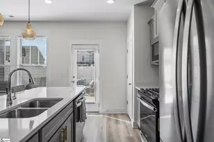 61 Mardale Ln, Greenville, SC 29609 - Photo 11