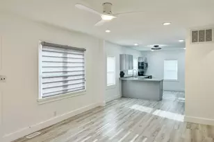 208B Collins Ave, Spartanburg, SC 29306 - Photo 5