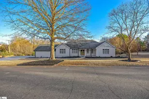 1 Sweetbriar Ct, Greer, SC 29650 - Photo 1