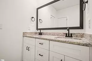 202 Pine St, Easley, SC 29640 - Photo 17