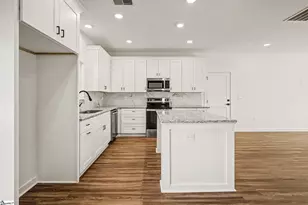 202 Pine St, Easley, SC 29640 - Photo 7