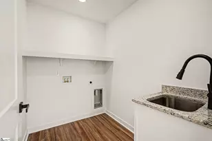 202 Pine St, Easley, SC 29640 - Photo 13