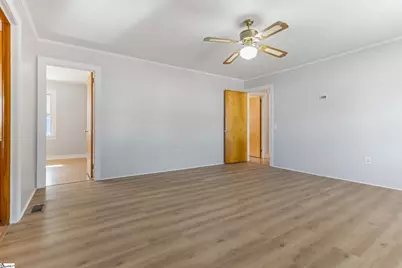 426 Meadowbrook Avenue, Woodruff, SC 29388 - Photo 11