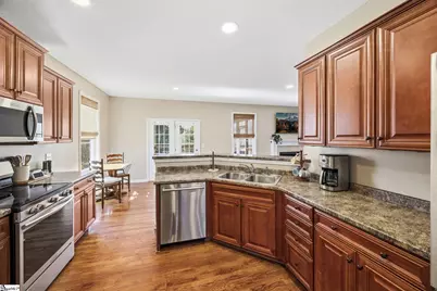 2 Paris Road, Taylors, SC 29687 - Photo 5