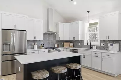 395 Mountainview Road, Landrum, SC 29356 - Photo 5