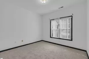 102 Huntress Dr, Greer, SC 29651 - Photo 3