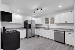 423 Fairmont Dr, Greenville, SC 29605 - Photo 9