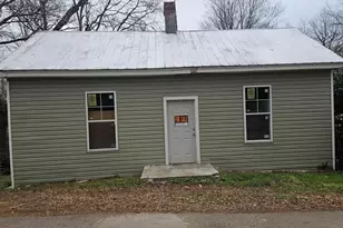 102 Pine St, Laurens, SC 29360 - Photo 1