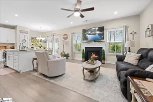 532 Martin Crk Dr, Simpsonville, SC 29680 - Photo 3