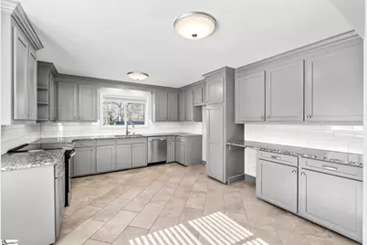 1801 Pleasantburg Drive, Greenville, SC 29609 - Photo 7