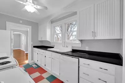 305 E Broad Street, Anderson, SC 29621 - Photo 9