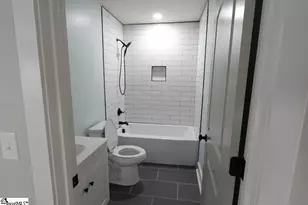 101 Hawkins St, Greenville, SC 29611 - Photo 11