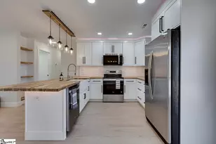 136 W Bluford St, Clinton, SC 29325 - Photo 11