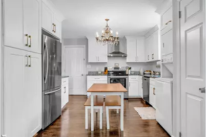 613 E Florida Avenue, Clinton, SC 29325 - Photo 5