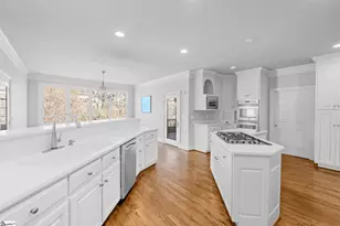 25 Club Forest Ln, Greenville, SC 29605 - Photo 17