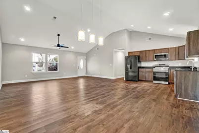 7 W 2nd Street, Williamston, SC 29697 - Photo 3