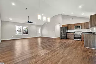 7 W 2nd St, Williamston, SC 29697 - Photo 3