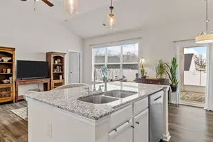 252 Cassingham Ln, Boiling Springs, SC 29316 - Photo 11