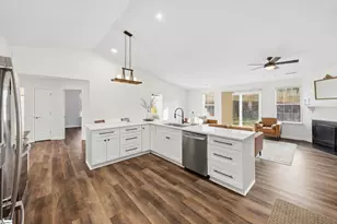 121 Confederate Ln, Greer, SC 29651 - Photo 3