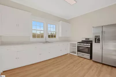 307 Dukes Avenue, Greenwood, SC 29646 - Photo 13