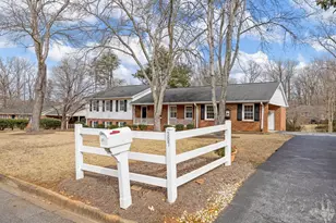 307 Holly Dr, Spartanburg, SC 29301 - Photo 3