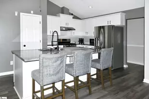 100 Golden Leaf Ln, Simpsonville, SC 29681 - Photo 7