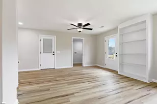 1022 Hickory Ln, Anderson, SC 29624 - Photo 7